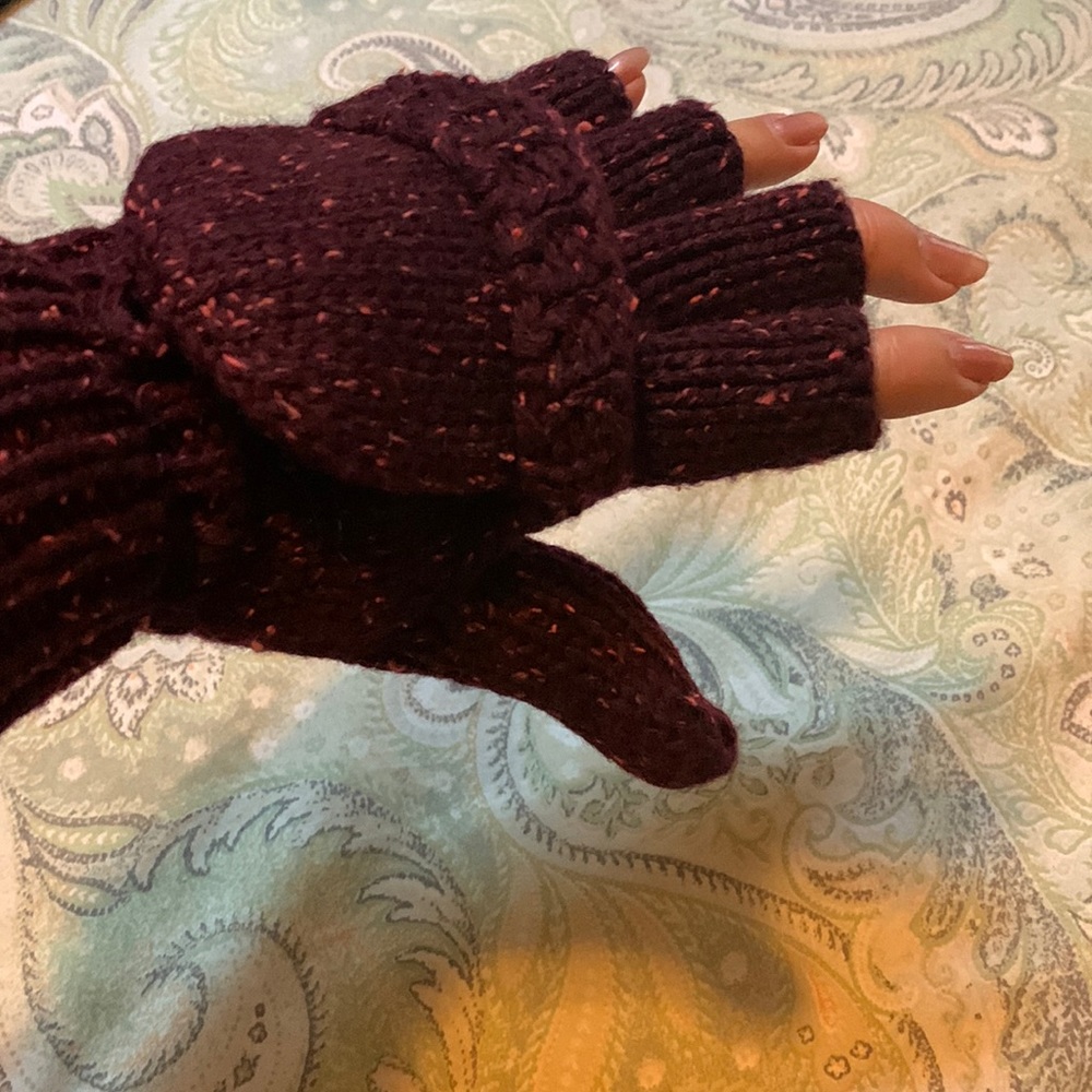 NWOT Mittens for Texting